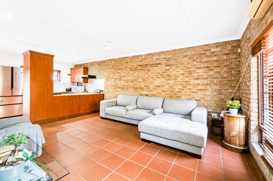 2 Bedroom Property for Sale in Amanzimtoti KwaZulu-Natal