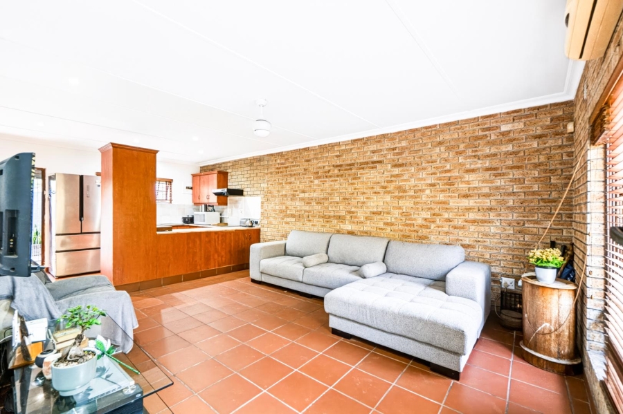 2 Bedroom Property for Sale in Amanzimtoti KwaZulu-Natal