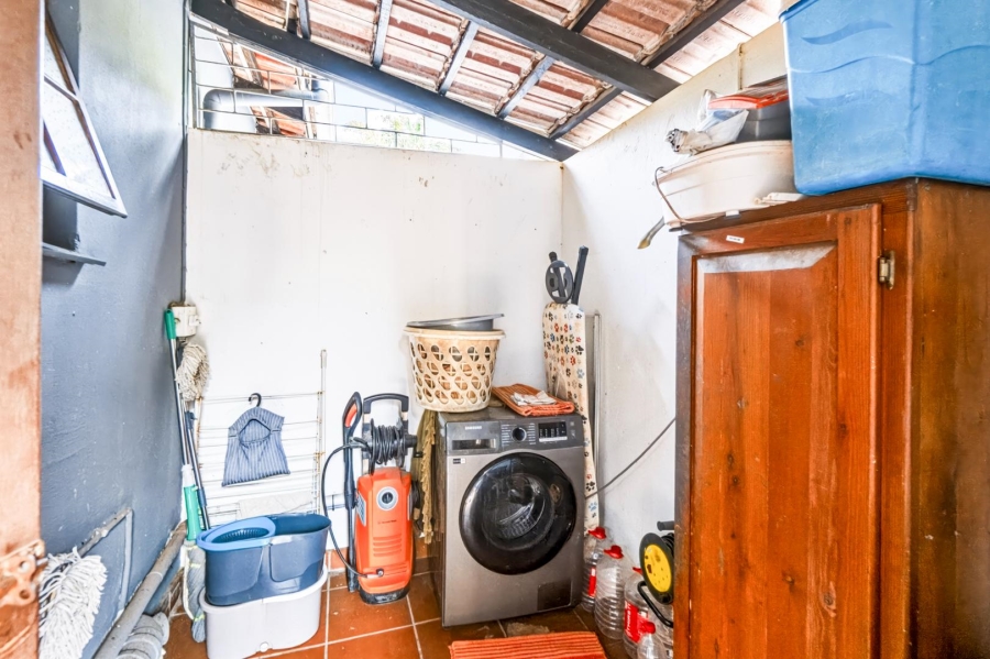2 Bedroom Property for Sale in Amanzimtoti KwaZulu-Natal