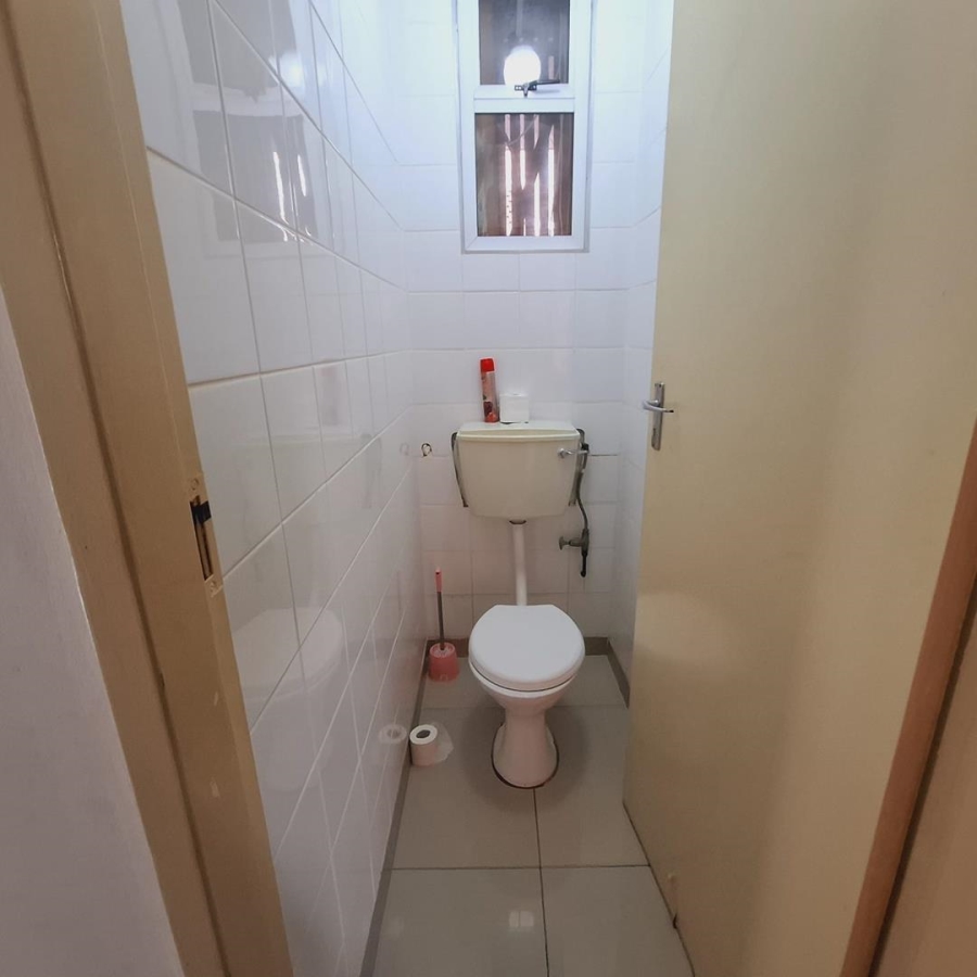 To Let 2 Bedroom Property for Rent in Malvern KwaZulu-Natal