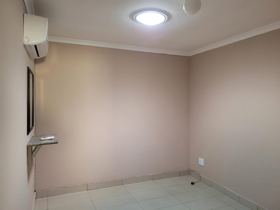 To Let 2 Bedroom Property for Rent in Bluff KwaZulu-Natal