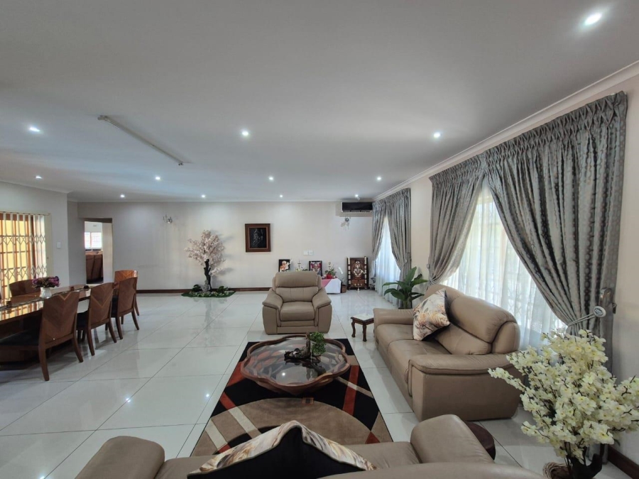 5 Bedroom Property for Sale in Malvern KwaZulu-Natal