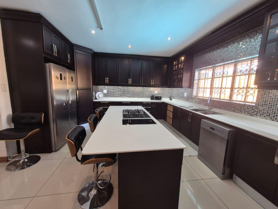 5 Bedroom Property for Sale in Malvern KwaZulu-Natal