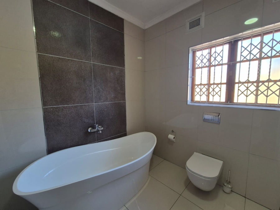 5 Bedroom Property for Sale in Malvern KwaZulu-Natal