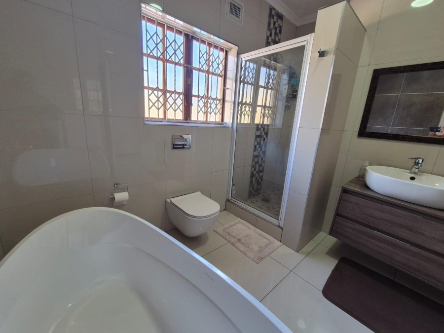 5 Bedroom Property for Sale in Malvern KwaZulu-Natal