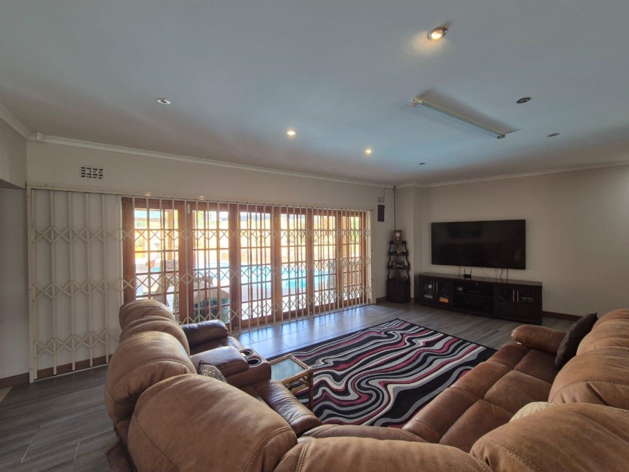 5 Bedroom Property for Sale in Malvern KwaZulu-Natal