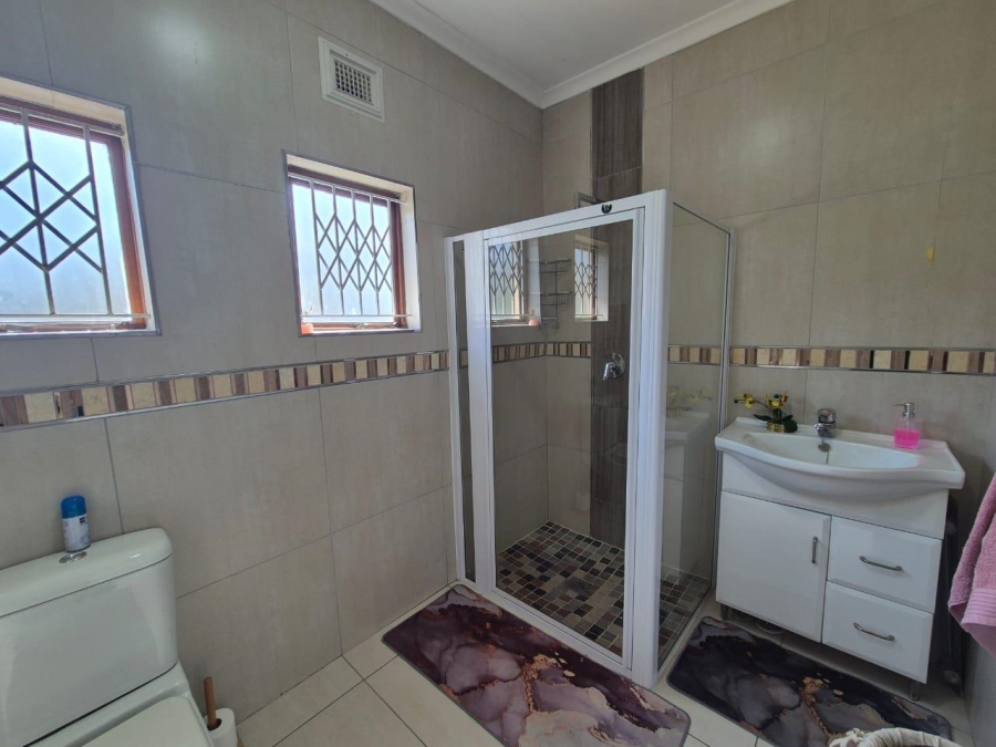 5 Bedroom Property for Sale in Malvern KwaZulu-Natal