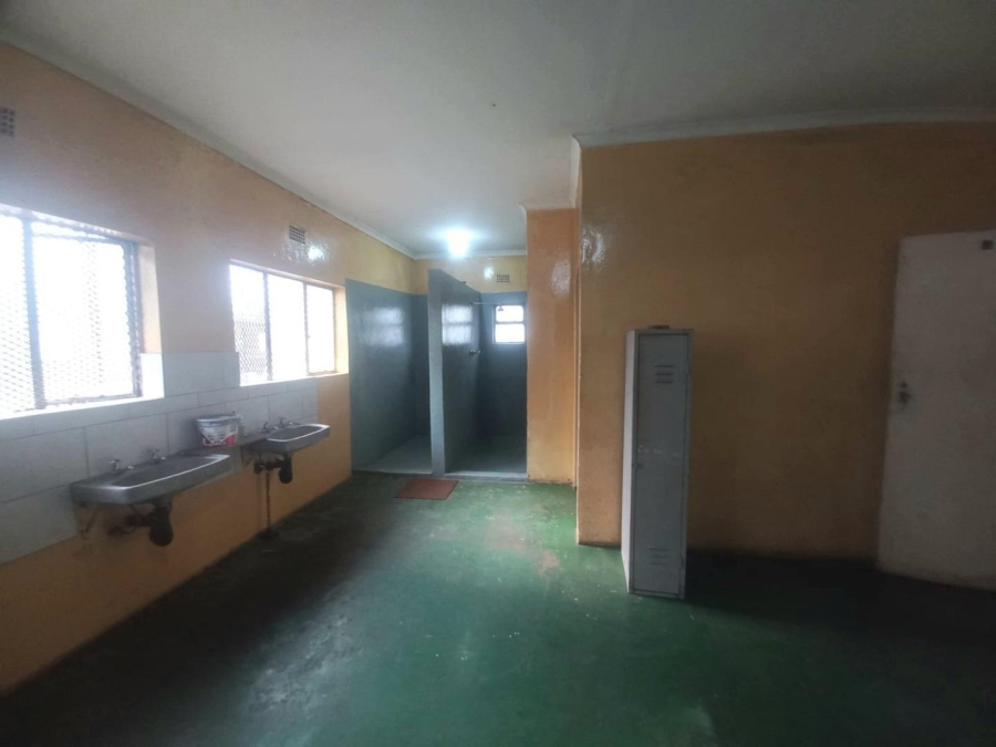 To Let Commercial Property for Rent in Alton KwaZulu-Natal