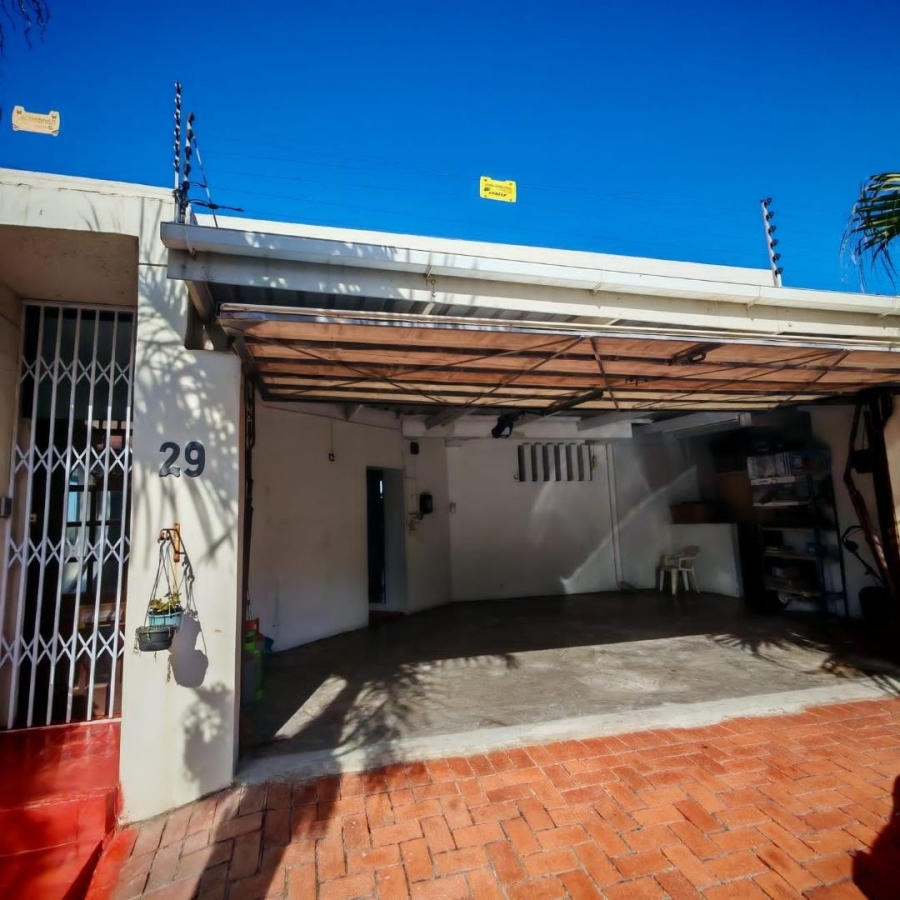 5 Bedroom Property for Sale in Bluff KwaZulu-Natal