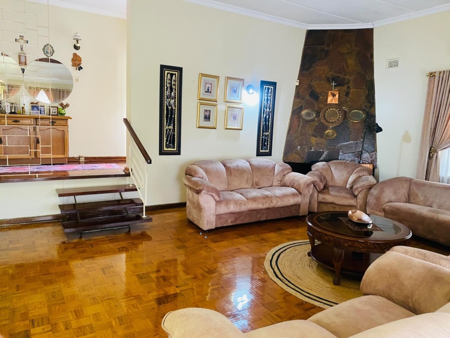 4 Bedroom Property for Sale in Dawncliffe KwaZulu-Natal