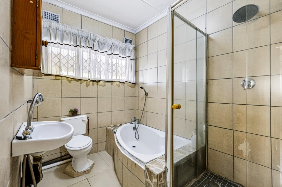 3 Bedroom Property for Sale in Amanzimtoti KwaZulu-Natal