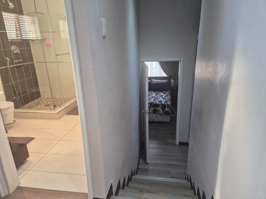 4 Bedroom Property for Sale in Kharwastan KwaZulu-Natal