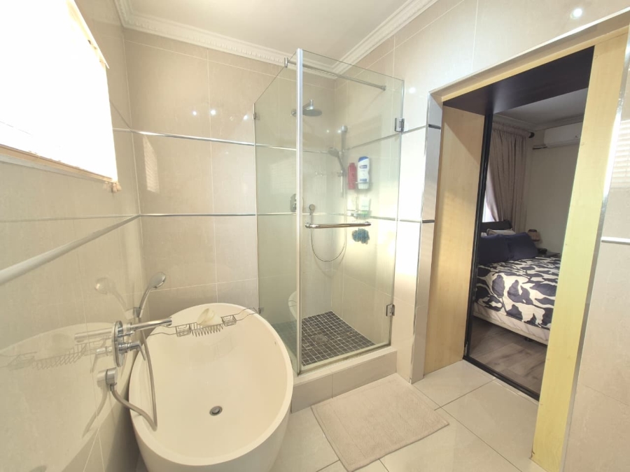 4 Bedroom Property for Sale in Kharwastan KwaZulu-Natal