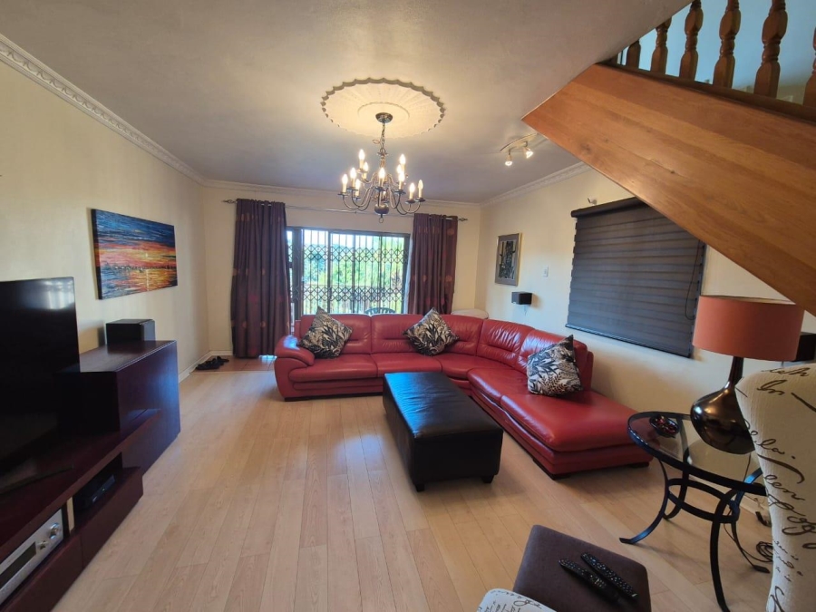 4 Bedroom Property for Sale in Kharwastan KwaZulu-Natal