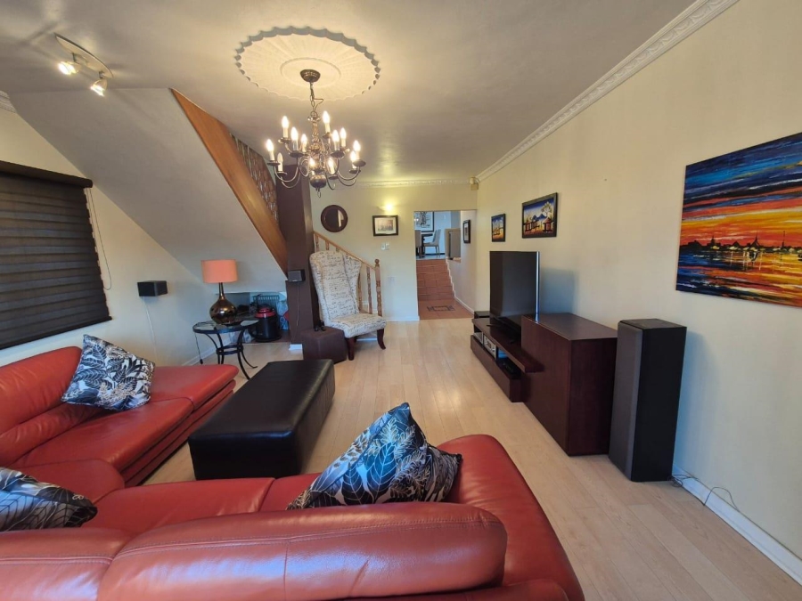 4 Bedroom Property for Sale in Kharwastan KwaZulu-Natal