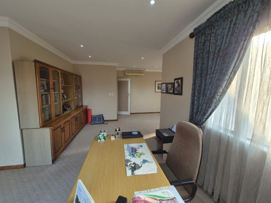 4 Bedroom Property for Sale in Kharwastan KwaZulu-Natal