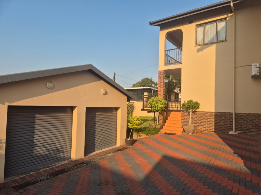 4 Bedroom Property for Sale in Kharwastan KwaZulu-Natal