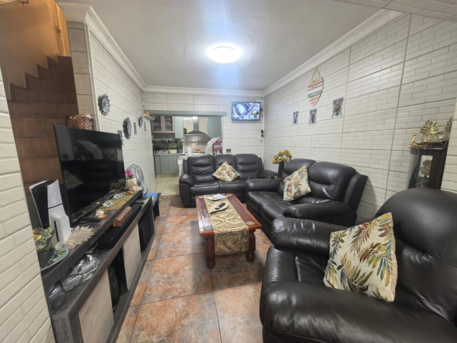 5 Bedroom Property for Sale in Shallcross KwaZulu-Natal