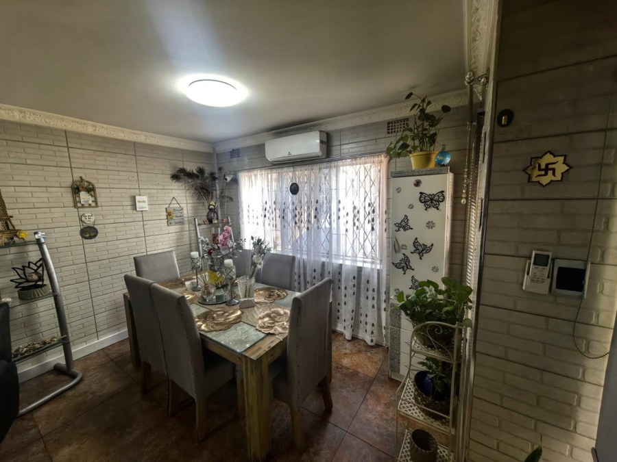 5 Bedroom Property for Sale in Shallcross KwaZulu-Natal