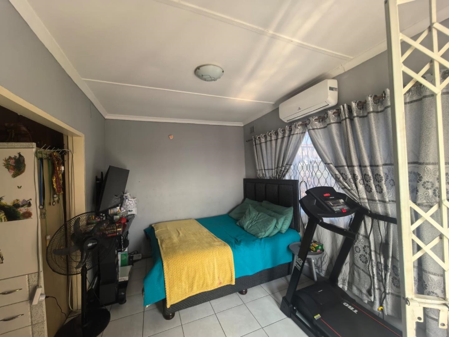 5 Bedroom Property for Sale in Shallcross KwaZulu-Natal