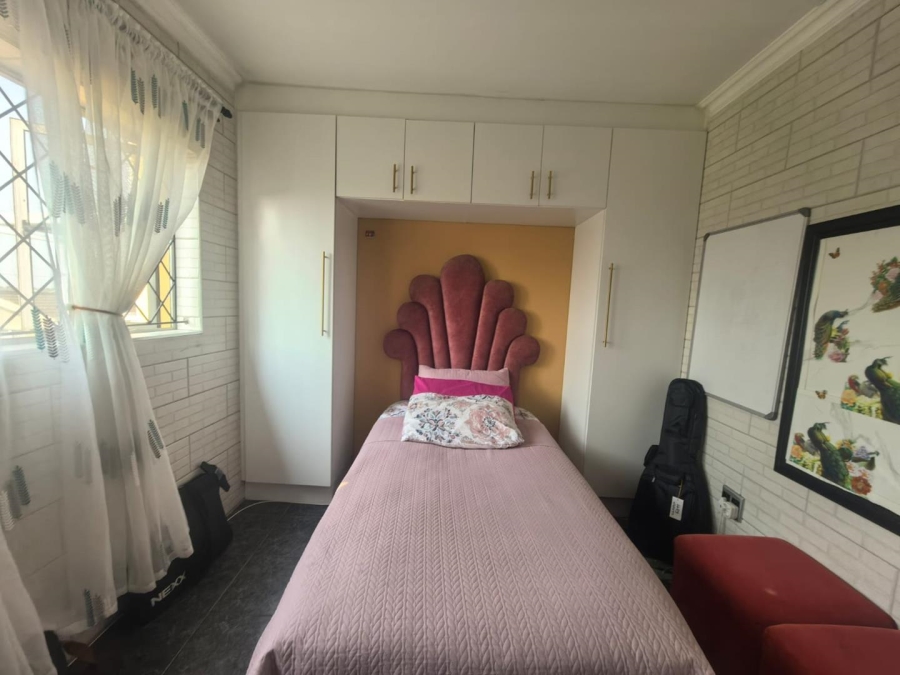 5 Bedroom Property for Sale in Shallcross KwaZulu-Natal