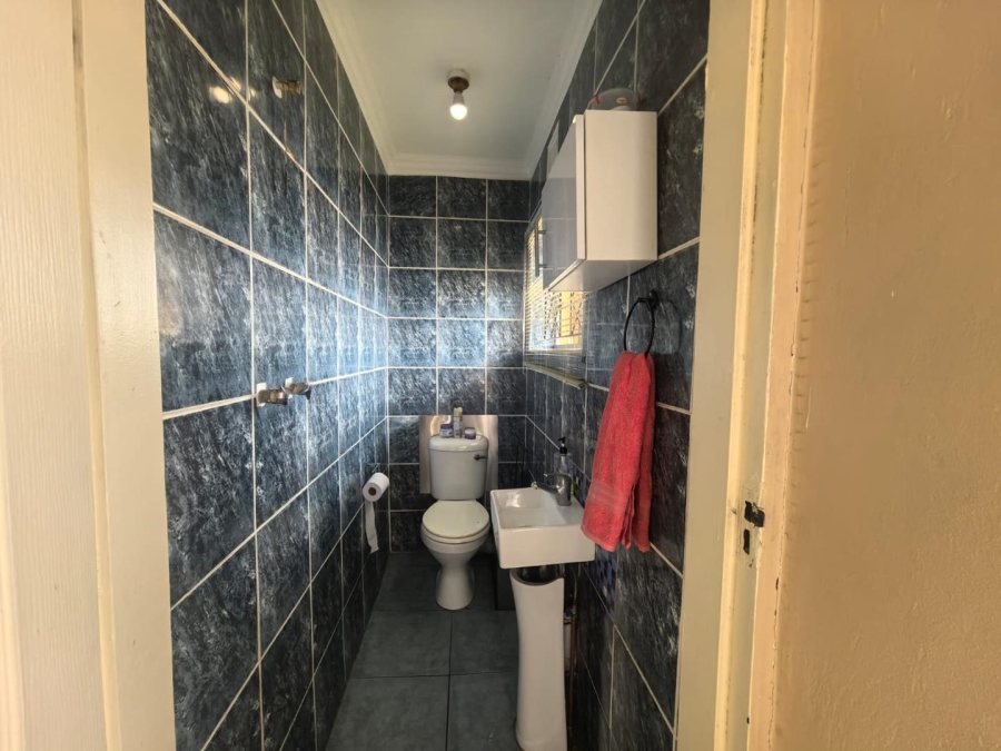 5 Bedroom Property for Sale in Shallcross KwaZulu-Natal