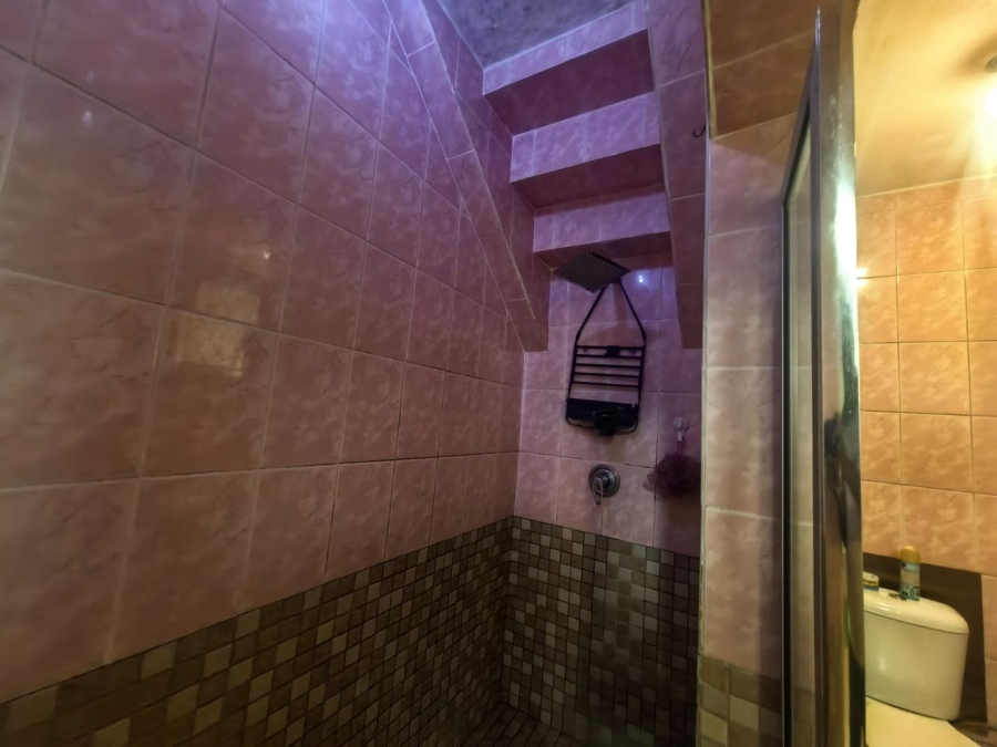 5 Bedroom Property for Sale in Shallcross KwaZulu-Natal