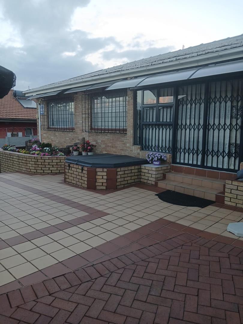 To Let 3 Bedroom Property for Rent in Bluff KwaZulu-Natal