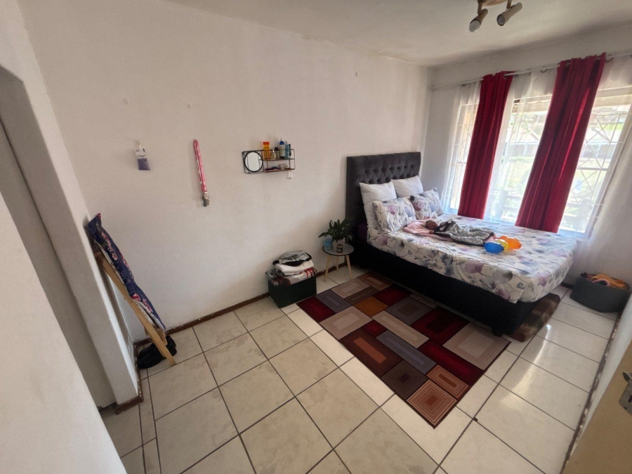 To Let 1 Bedroom Property for Rent in Queensburgh KwaZulu-Natal