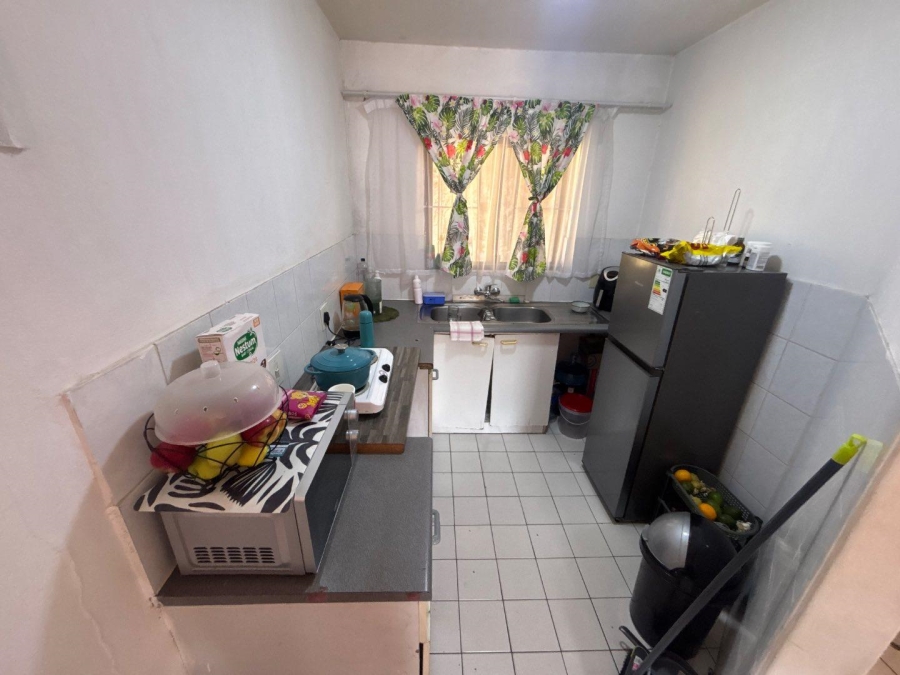 To Let 1 Bedroom Property for Rent in Queensburgh KwaZulu-Natal