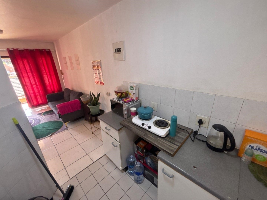 To Let 1 Bedroom Property for Rent in Queensburgh KwaZulu-Natal