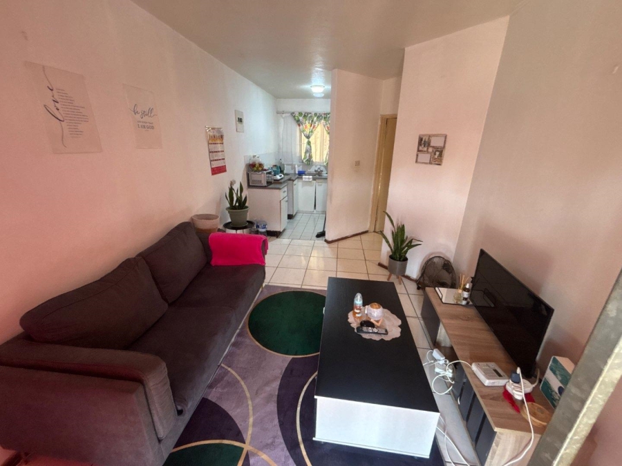 To Let 1 Bedroom Property for Rent in Queensburgh KwaZulu-Natal