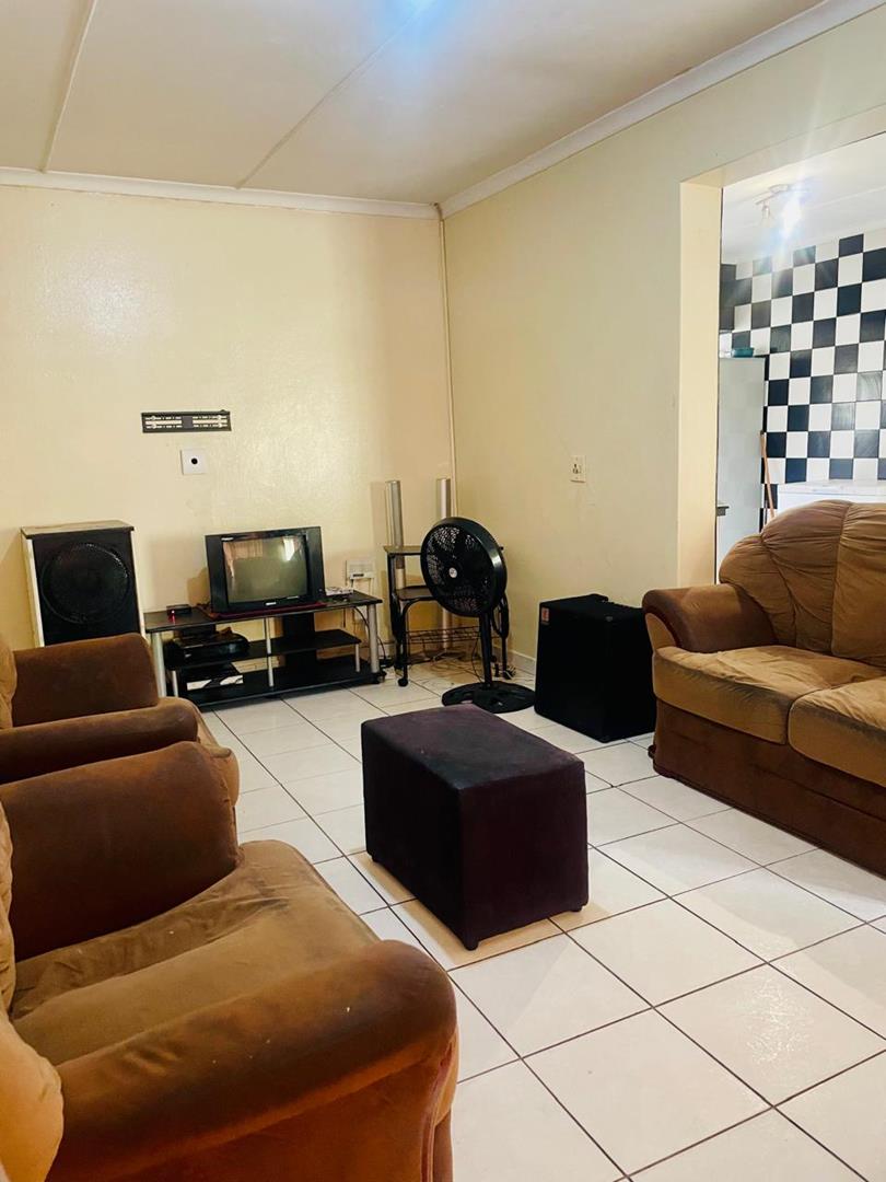 4 Bedroom Property for Sale in Regency Park KwaZulu-Natal