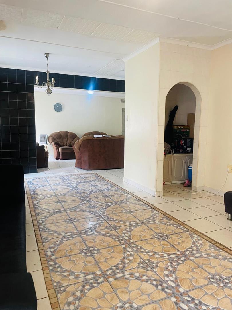 4 Bedroom Property for Sale in Regency Park KwaZulu-Natal