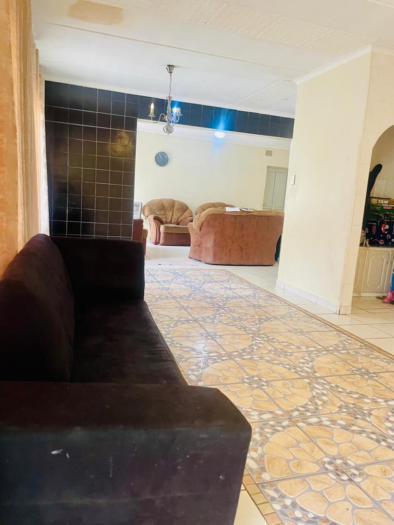 4 Bedroom Property for Sale in Regency Park KwaZulu-Natal