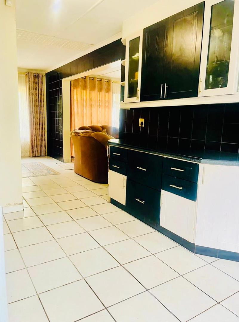 4 Bedroom Property for Sale in Regency Park KwaZulu-Natal