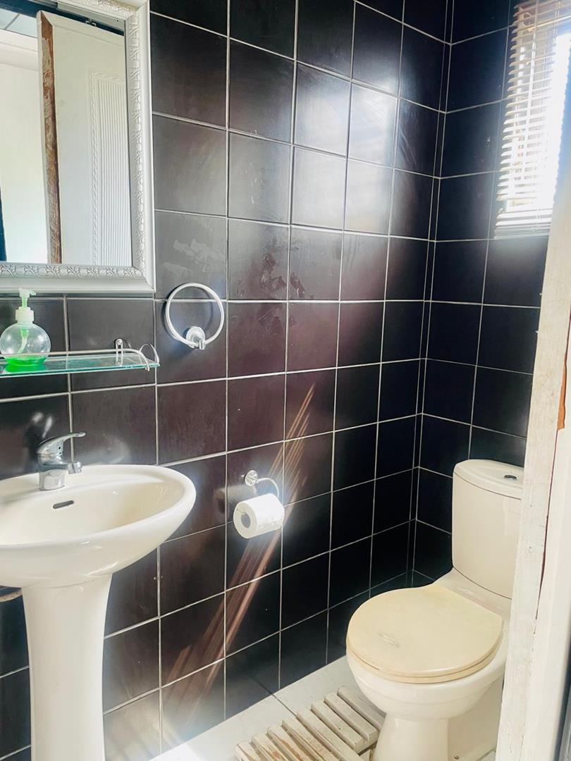 4 Bedroom Property for Sale in Regency Park KwaZulu-Natal