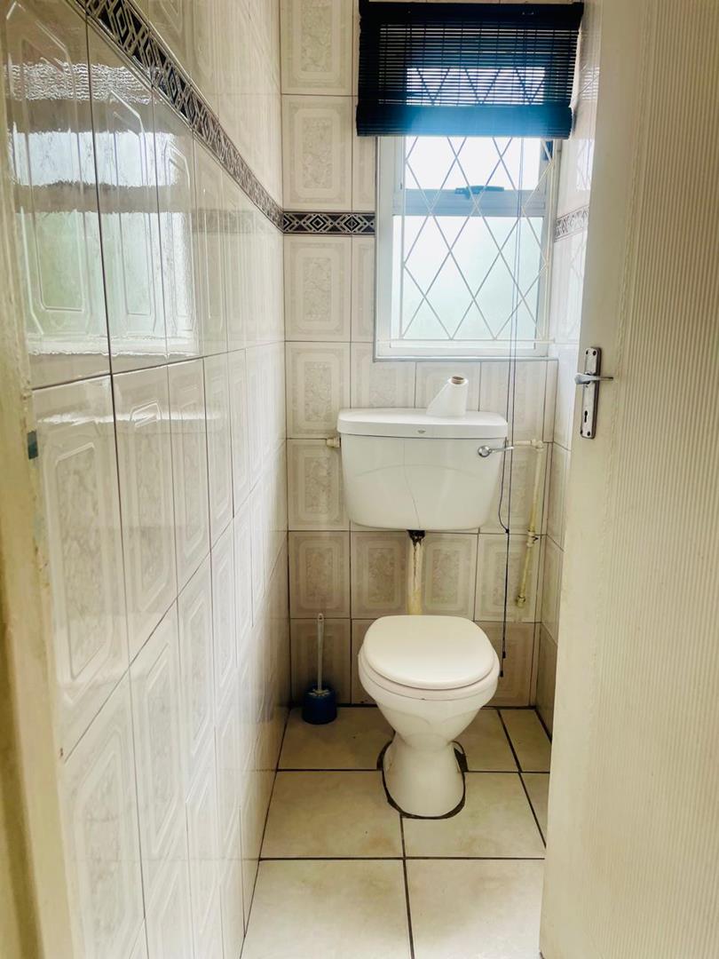 4 Bedroom Property for Sale in Regency Park KwaZulu-Natal