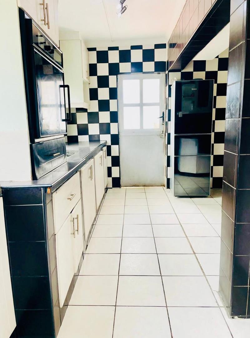 4 Bedroom Property for Sale in Regency Park KwaZulu-Natal