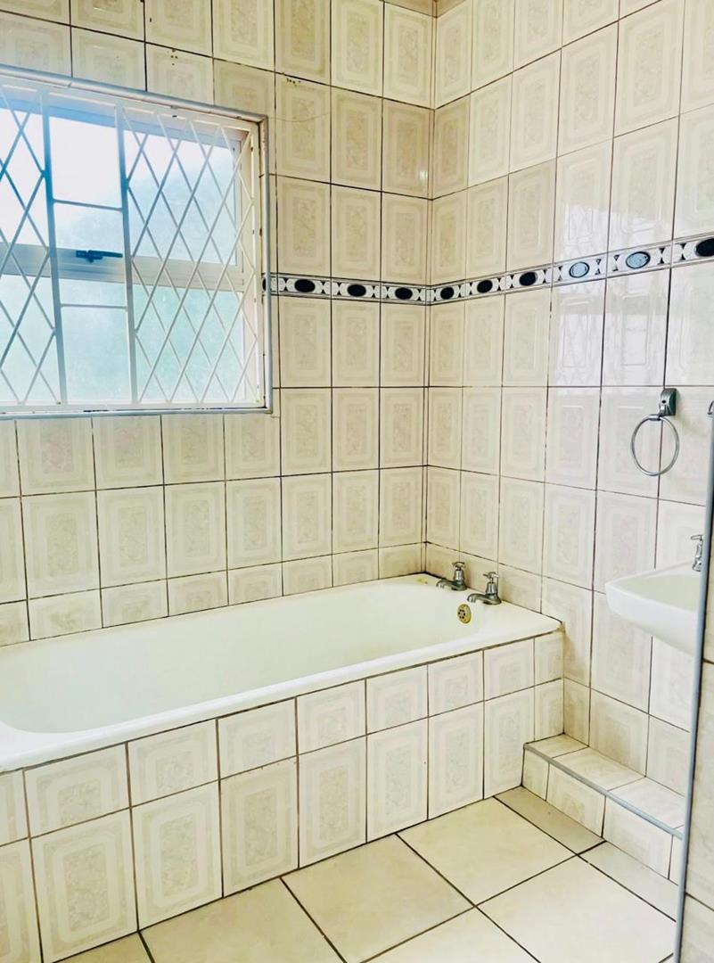 4 Bedroom Property for Sale in Regency Park KwaZulu-Natal