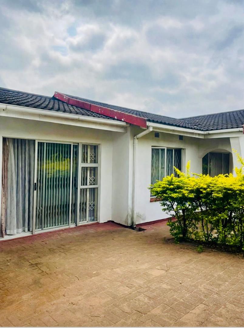 4 Bedroom Property for Sale in Regency Park KwaZulu-Natal
