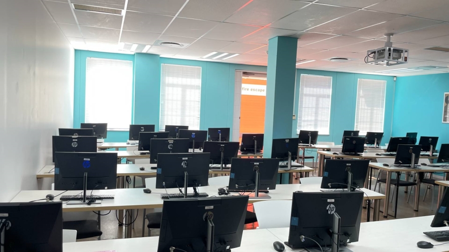 To Let Commercial Property for Rent in La Lucia KwaZulu-Natal