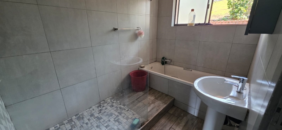 8 Bedroom Property for Sale in Bluff KwaZulu-Natal