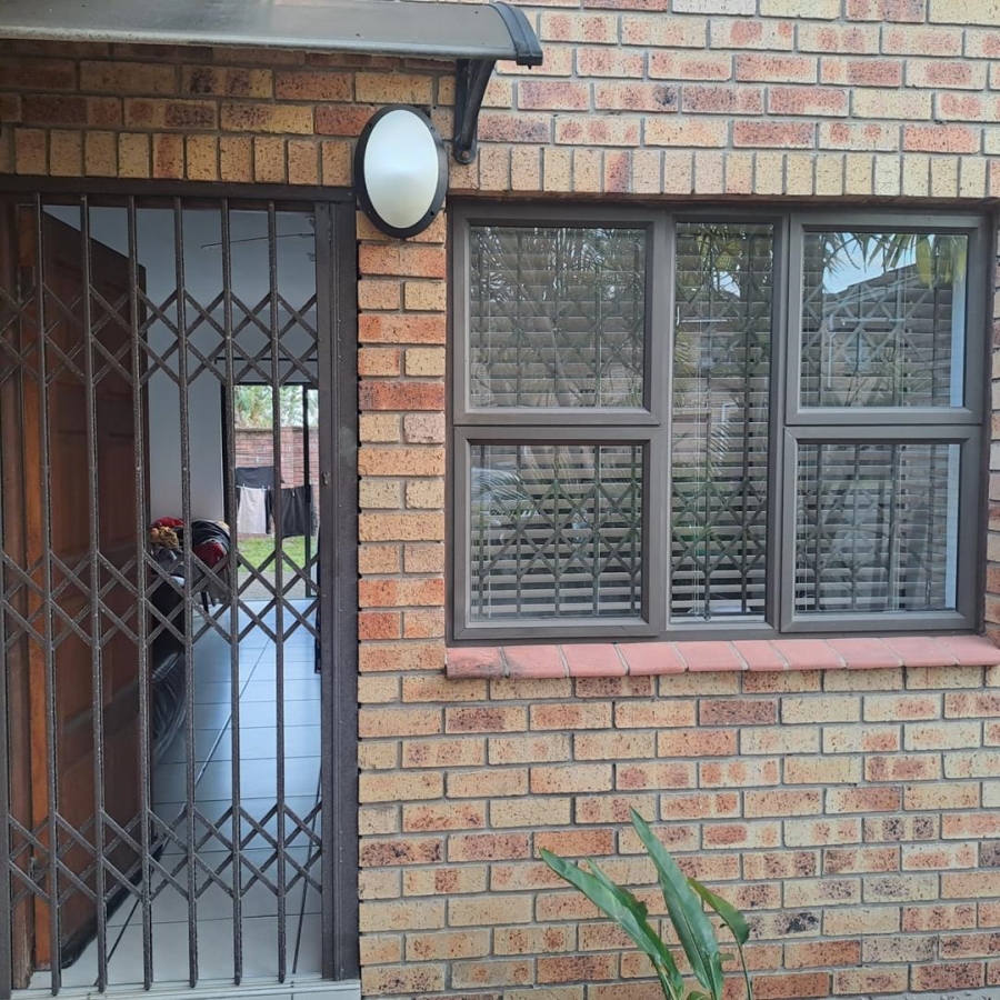 To Let 2 Bedroom Property for Rent in Wildenwide KwaZulu-Natal