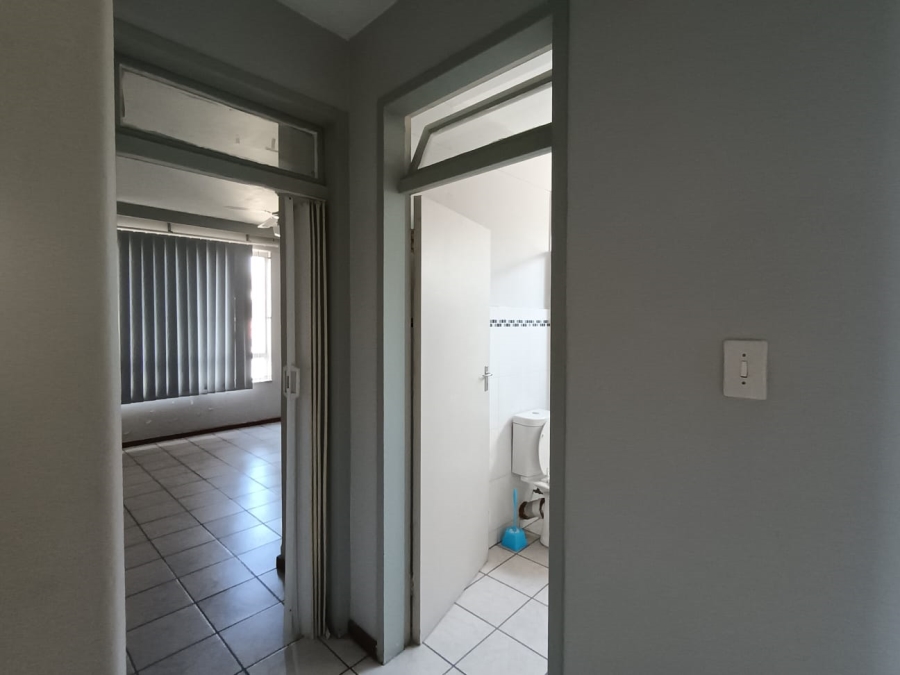 2 Bedroom Property for Sale in Amanzimtoti KwaZulu-Natal