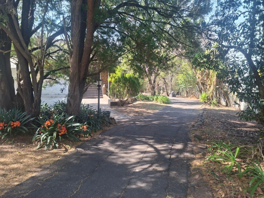 5 Bedroom Property for Sale in Drakensview KwaZulu-Natal
