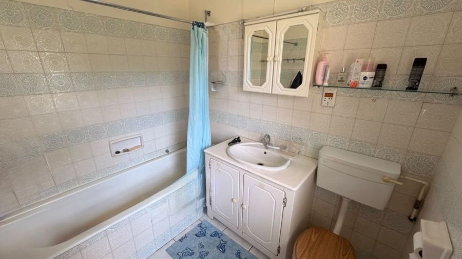 5 Bedroom Property for Sale in Drakensview KwaZulu-Natal
