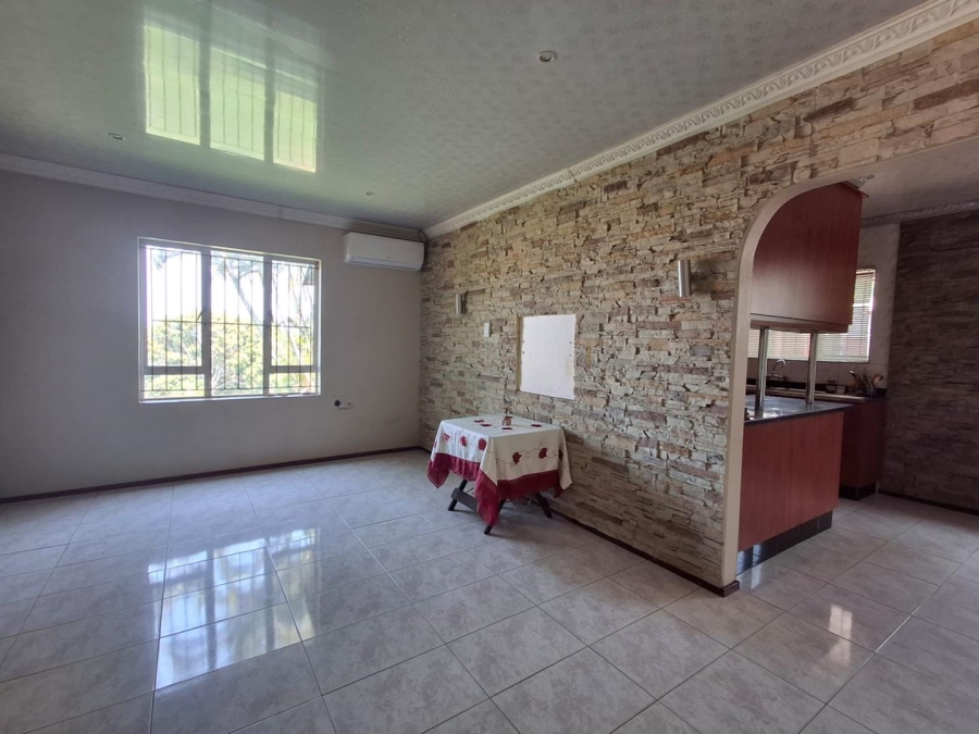 3 Bedroom Property for Sale in Woodhaven KwaZulu-Natal