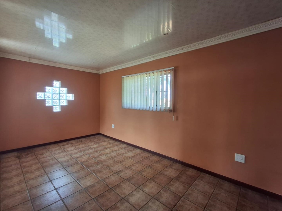 3 Bedroom Property for Sale in Woodhaven KwaZulu-Natal