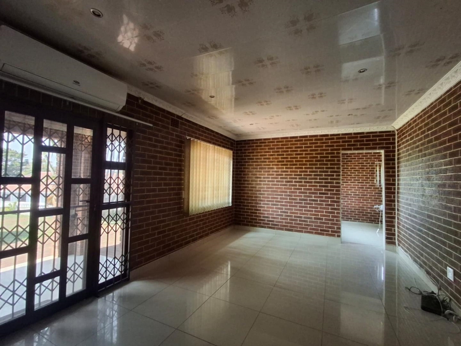 3 Bedroom Property for Sale in Woodhaven KwaZulu-Natal